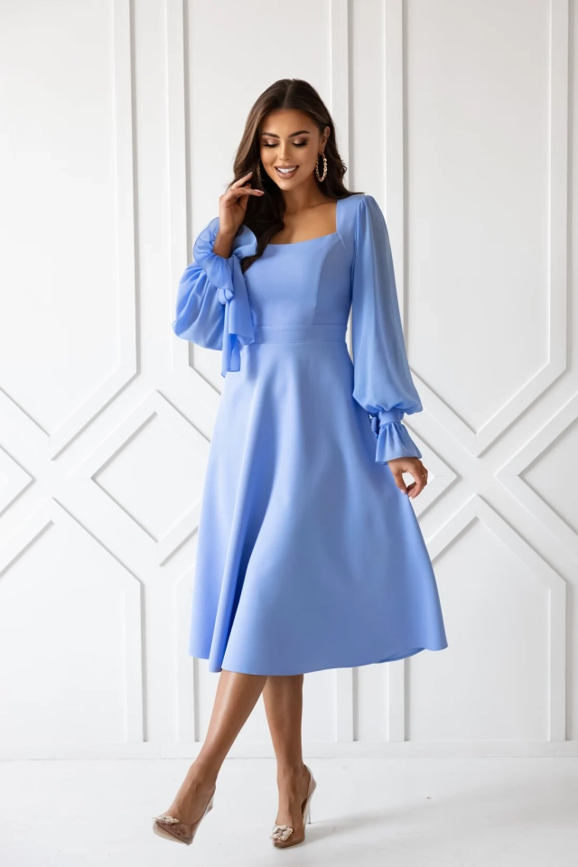 SUKIENKA MIDI ELZA Z BUFIASTYMI RĘKAWAMI BŁĘKITNA