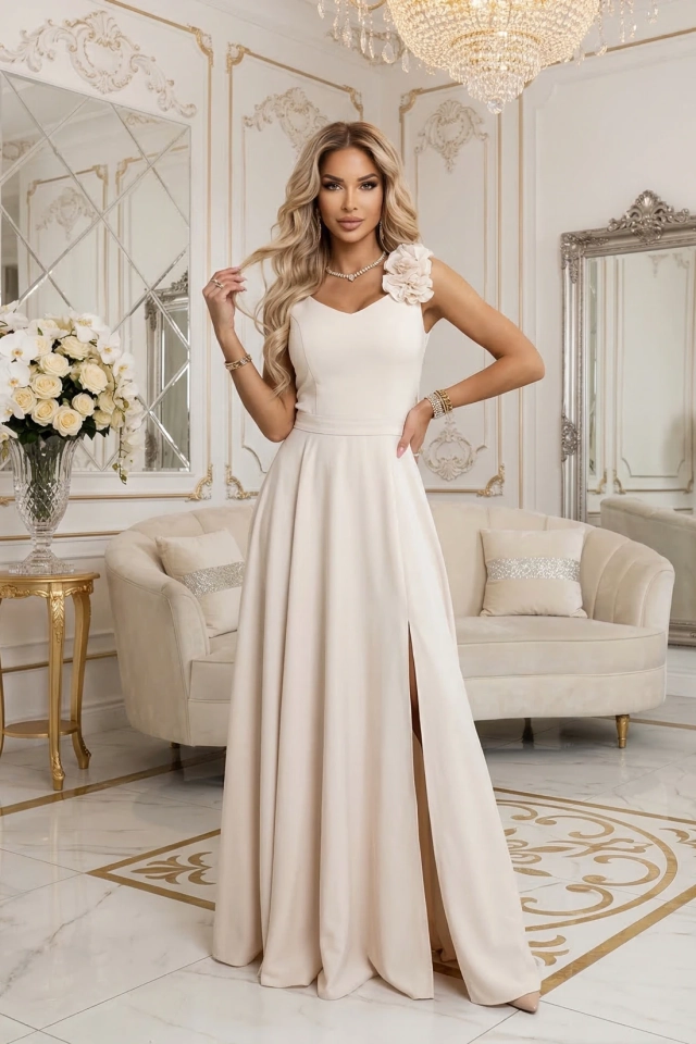 SUKIENKA MAXI SABINA Z RÓŻAMI NA RAMIENIU BEŻOWA