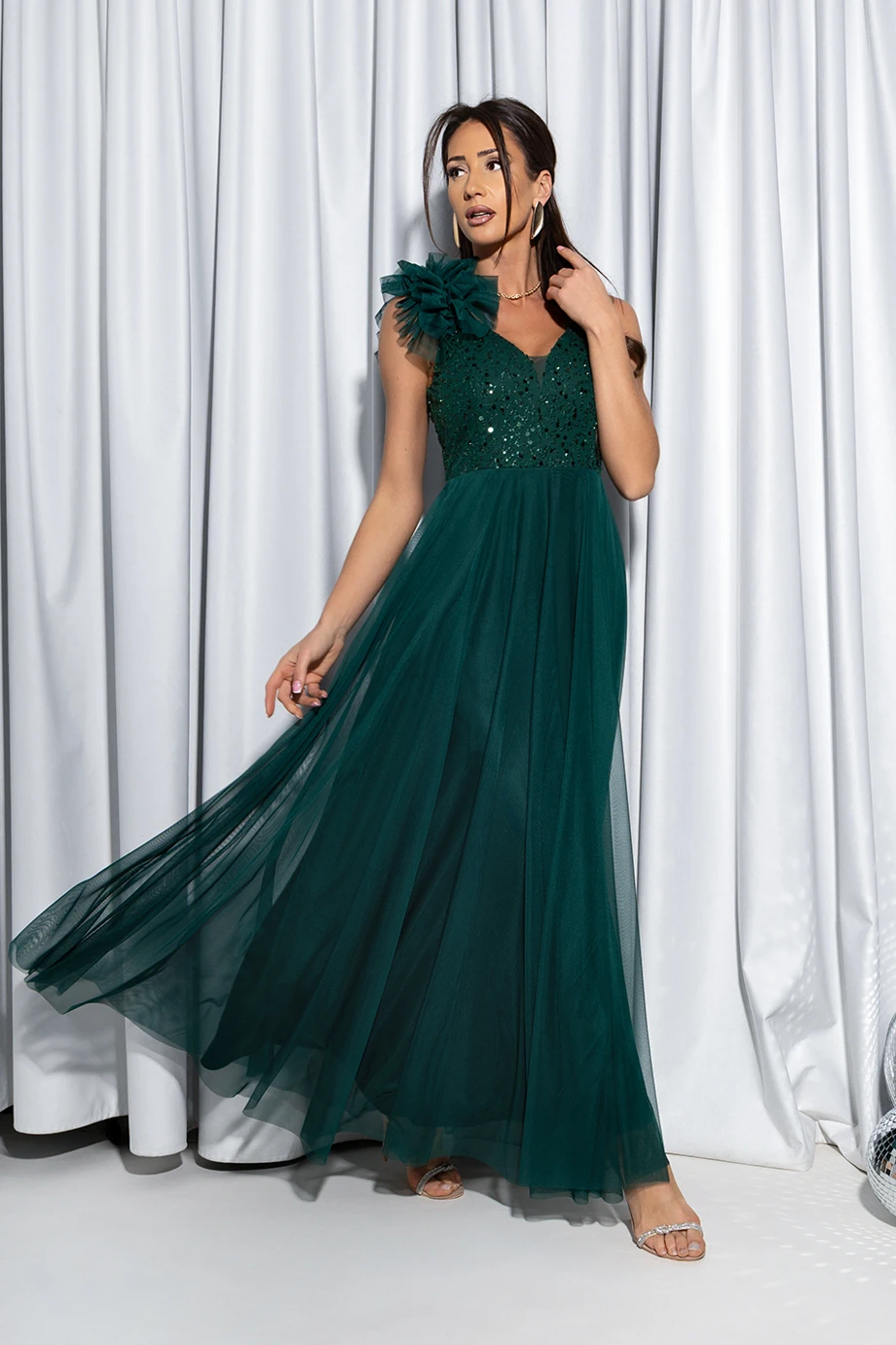 sukienka tiulowa maxi z cekinami modello butelkowa zielen.webp