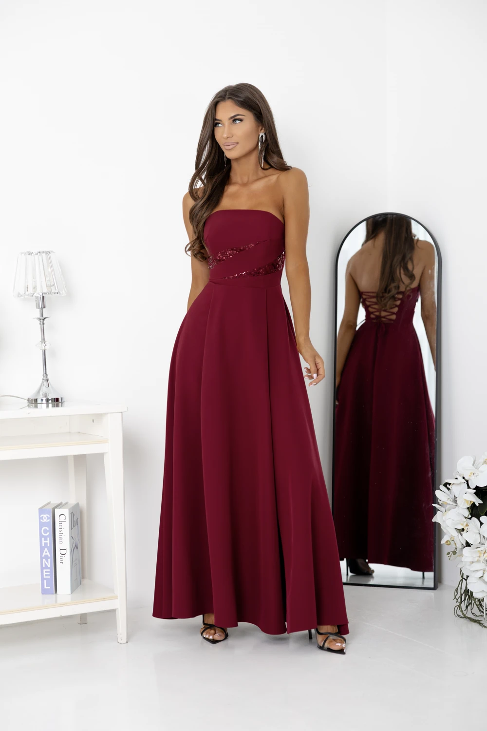 sukienka maxi gorsetowa z cekinami duet rossana bordowa.webp